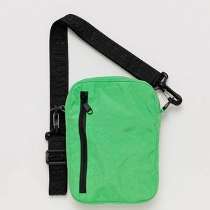 Baggu Sport Crossbody in Aloe Green
